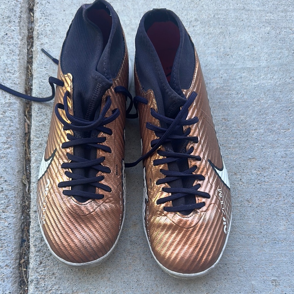 Nike Brown and Black Athletic Shoes for Training
